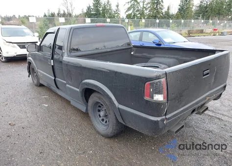 2000 Chevrolet S-10 Ls z USA, uszkodzony, nr VIN 1GCCS19W9Y8309158